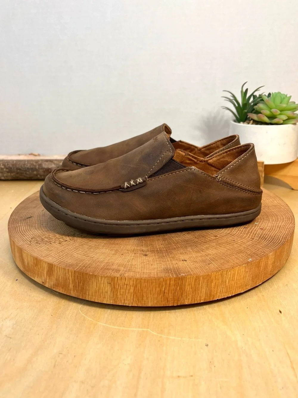 OluKai Moloa Kids Slip-On Shoes Brown Leather Size 2 Moccasins
